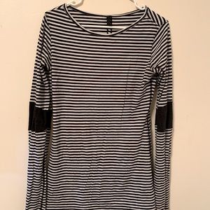 Lululemon athletica devotion long sleeve shirt